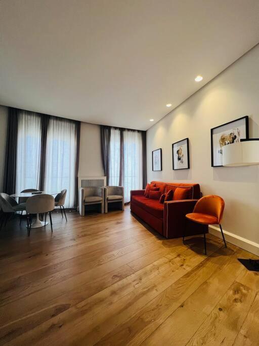 Piazza Affari Apartment - City Center ミラノ エクステリア 写真