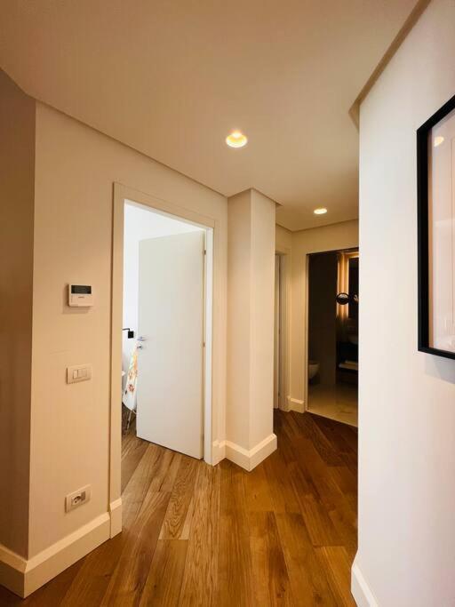 Piazza Affari Apartment - City Center ミラノ エクステリア 写真