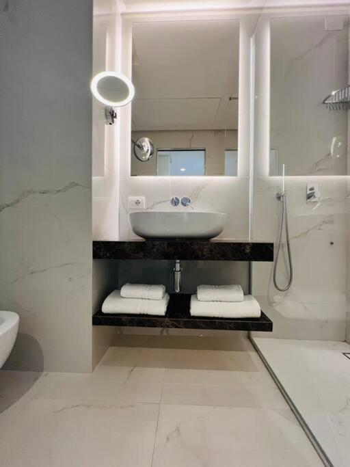 Piazza Affari Apartment - City Center ミラノ エクステリア 写真
