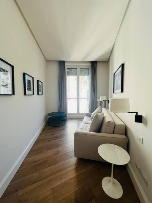 Piazza Affari Apartment - City Center ミラノ エクステリア 写真